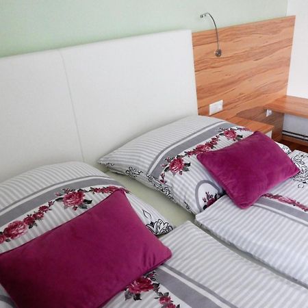 Fruehstueckspension Lach Bed and Breakfast Eberndorf Exteriör bild