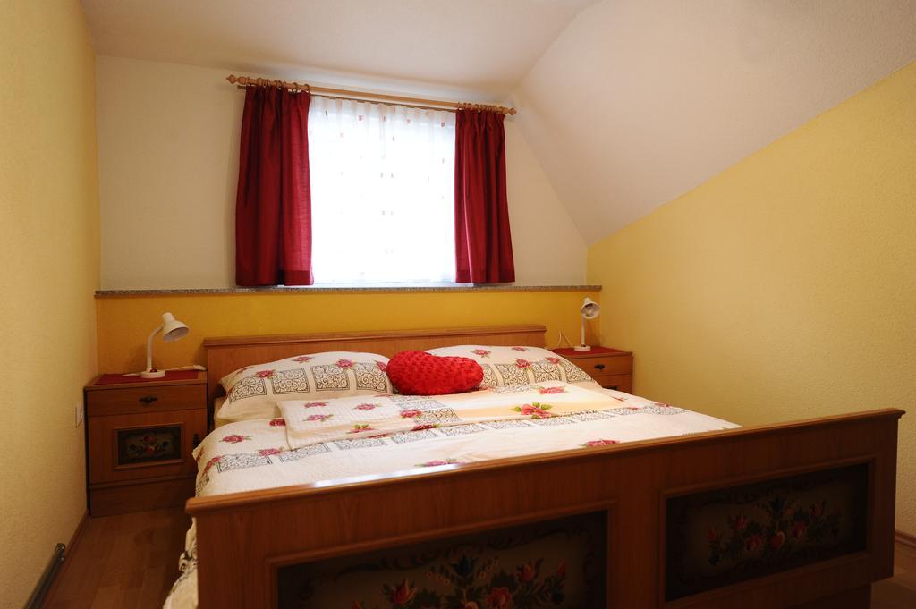 Fruehstueckspension Lach Bed and Breakfast Eberndorf Rum bild
