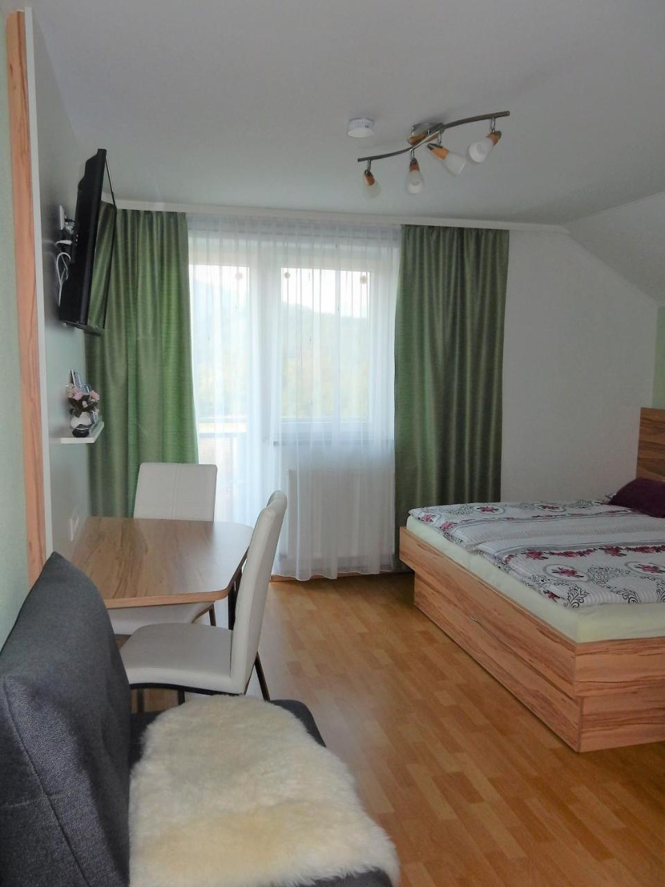 Fruehstueckspension Lach Bed and Breakfast Eberndorf Exteriör bild